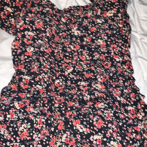 FLORAL RUCHED DRESS‼️ - Picture 6 of 8